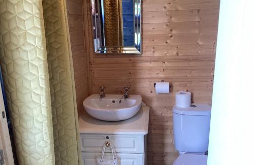 Fairseat Bed & Breakfast | Vigo Retreat cabin 2