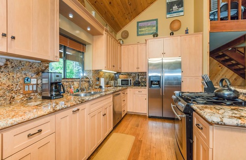Truckee House | Vikings Ullr Radiant Heat Sauna, Bonus Game Loft + HOA Amenity Pass (Gym/HotTub)