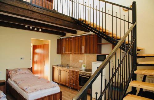 Baktaloranthaza House | Viktor Vendégház és Apartmanház