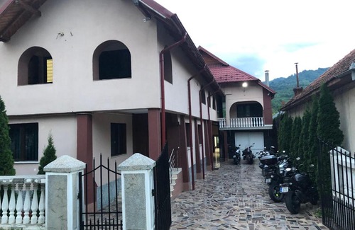 Corbi House | Vila Domneasca