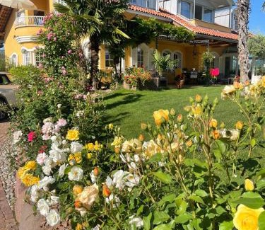 Cornaiano Apartment | Villa Raifer