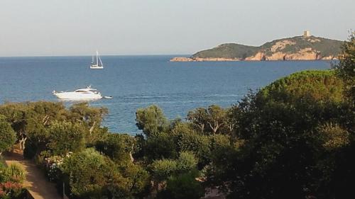 Pinarellu Villa | Villa à Pinarello-2mn à pied de la plage-vue mer