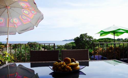 Pinarellu Villa | Villa à Pinarello-2mn à pied de la plage-vue mer