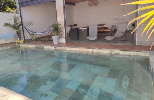 Petite-ÃŽle Villa | Villa Ô Bel Air - 4 étoiles - détente au bord de la piscine et baby-foot !