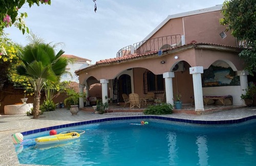 Mbour Villa | Villa 145 m² with swimming pool 100 metres from the sea Air conditioning in living room +1bedroom