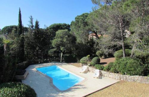 La Bouverie Villa | villa 8 pers, climatisée, piscine chauffée, un havre de paix sous les pins parasols