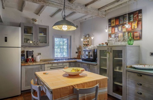 San Casciano dei Bagni Villa | VILLA ANGELICA 14 pax, Swimming pool, garden, BBQ near to Siena