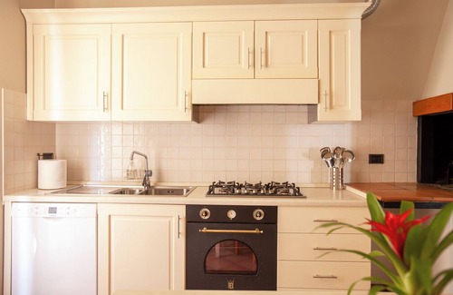 Toscolano Maderno Villa | Villa Acqua Blu: Gorgeous villa walking distance to Lake Garda and its beaches n