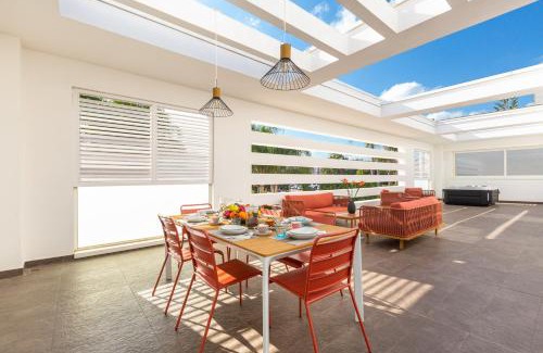 Lecce Villa | Villa Acquadimare - Pool Terrace Jacuzzi