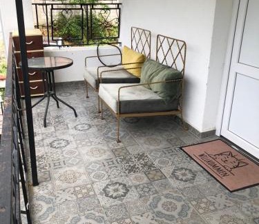 Gjonaj House | Villa Adushi
