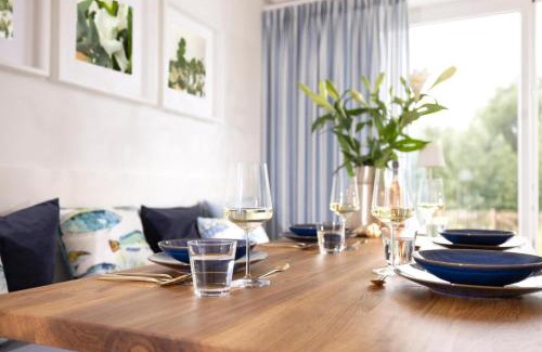 Nordhorn House | Villa am See für bis zu 6 Personen mit Kaminofen, Badewanne und Sauna - Haustiere herzlich willkommen, direkt am Wasser gelegen