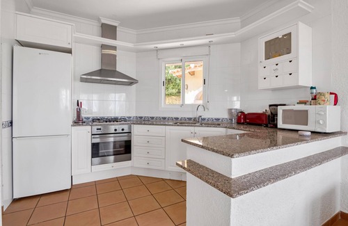 Pedreguer Villa | Villa "Amanda" with Sea View, Private Pool & Wi-Fi