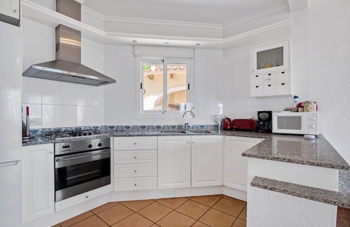Pedreguer Villa | Villa "Amanda" with Sea View, Private Pool & Wi-Fi