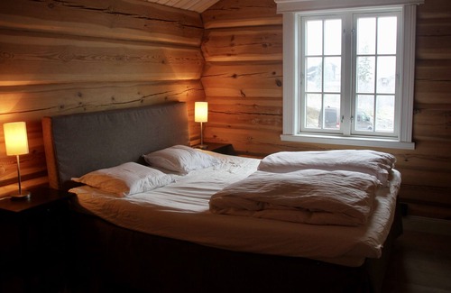 Bjornange Villa | VILLA AMÅRE - Luxury log house right on the hill!