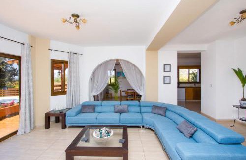 Pegeia Villa | Villa Ambrosia in Coral Bay