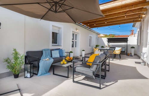Gregovica Villa | Villa Amia in Pula for 6 people with jacuzzi & kids playground - pet friendly