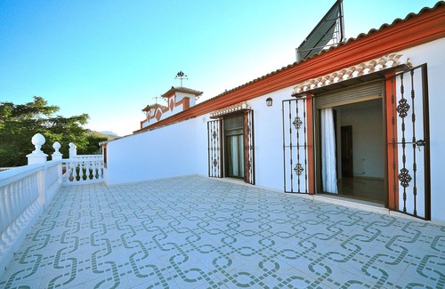 Priego de Cordoba Ski Chalet | Villa Amparo, fantastic villa with garden, saltwater pool, solarium.