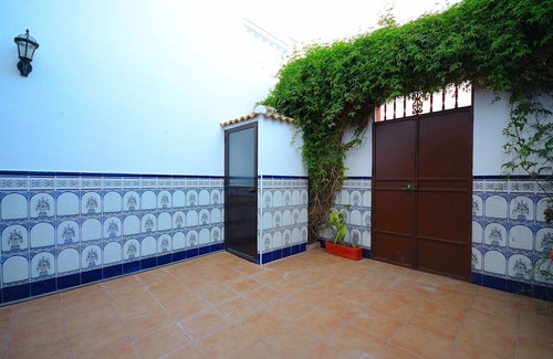 Priego de Cordoba Ski Chalet | Villa Amparo, fantastic villa with garden, saltwater pool, solarium.