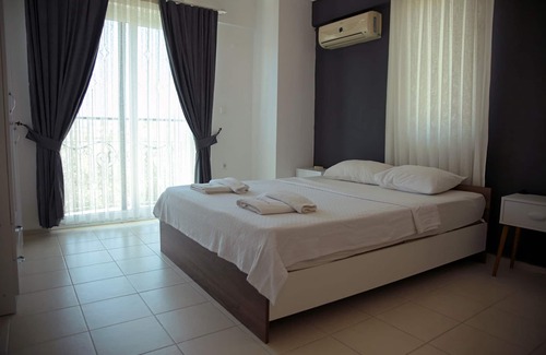 Ciftlik Villa | Villa Ana - 3 Bedroom Villa with Private Pool and Garden and Wifi