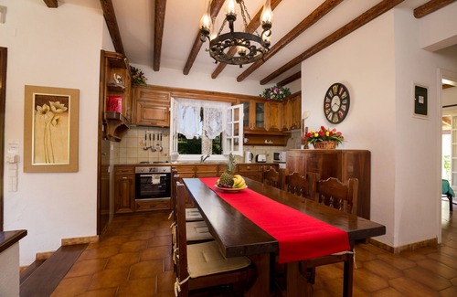 Almiros Beach Villa | Villa Angelos: Welcoming villa with private pool set a few staps away from sandy beach