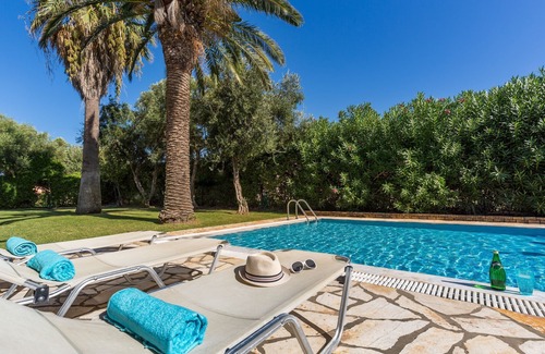 Almiros Beach Villa | Villa Angelos: Welcoming villa with private pool set a few staps away from sandy beach