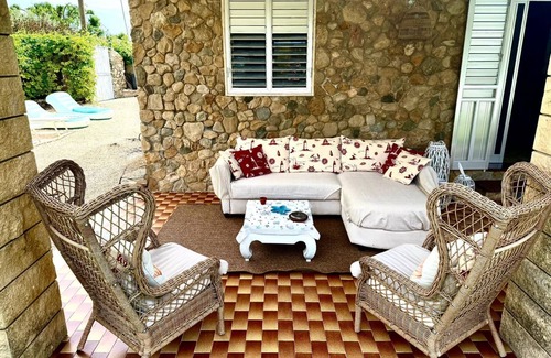 Syracuse Villa | Villa AnnaStella a Corner of Paradise with Pool, AC, WiFi, SmartTV/Netflix/Disney