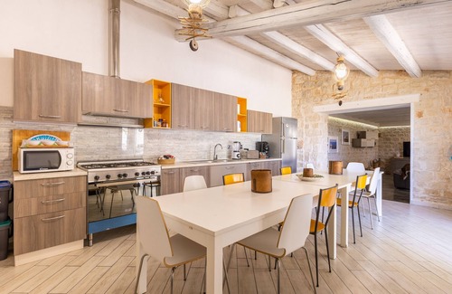 Scicli Villa | Villa 'Antica Aia Relax' with Private Pool, Wi-Fi and Air Conditioning