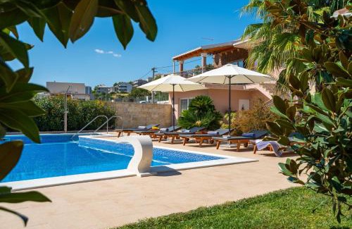 Kamen Villa | Villa Antura with private heated 50sqm pool, 3 bedrooms, 3 bathrooms, and gym