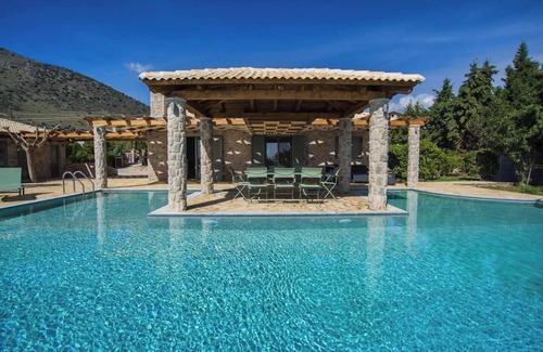 Kontsika Villa | Villa Aoidi with swimming pool near Delphi