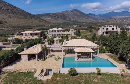 Kontsika Villa | Villa Aoidi with swimming pool near Delphi