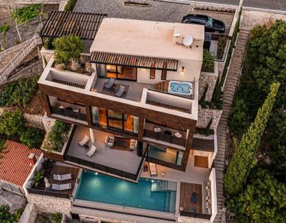 Lozica Villa | Villa Atreeum