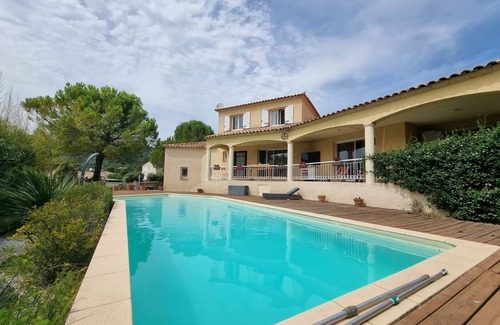 Vailhauques Villa | Villa au Calme Avec Piscine Chauffée - 5 Chambres