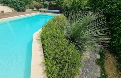 Vailhauques Villa | Villa au Calme Avec Piscine Chauffée - 5 Chambres