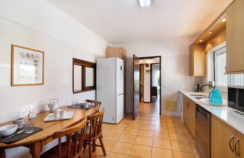 Areias de Sao Joao Villa | Villa 'Aveiros' with Private Pool, Wi-Fi and Air Conditioning