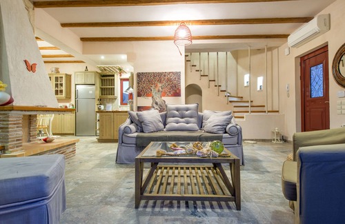 Romirion House | Villa Azzurra With Private Pool and Amazing View To The Sea &Village's mountain