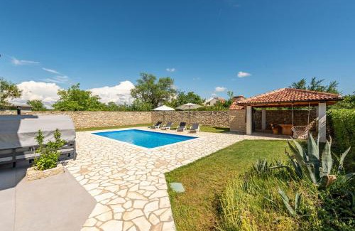 Benkovac Villa | Villa Basil ZadarVillas