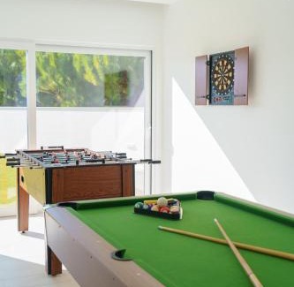 Atalaia Villa | Villa Beach and Friends with ocean view