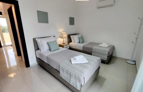 Perama Villa | Villa Beata