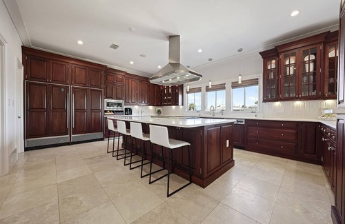 Holiday Isle House | Villa Blanco - Huge Waterfront Home in Destin Near the Beach with Large Private Pool & Theater