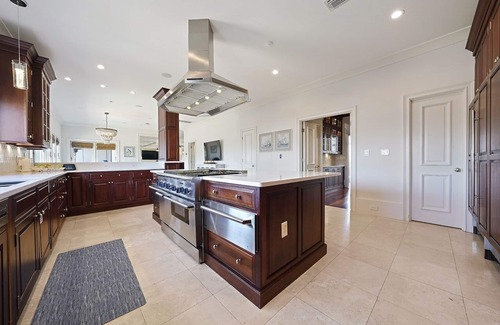Holiday Isle House | Villa Blanco - Huge Waterfront Home in Destin Near the Beach with Large Private Pool & Theater