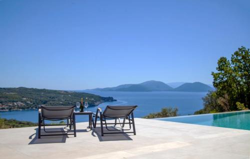 Evgiros Apartment | Villa Blauw with Infinity Pool & Sea Views