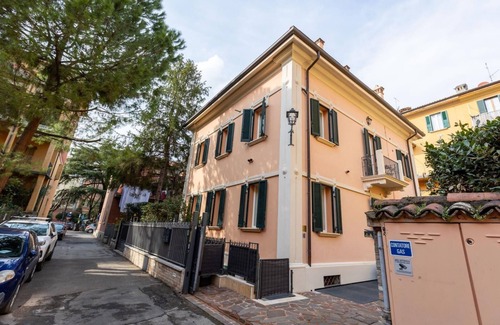 Saragozza-Porto Apartment | Villa Bottrigari Terrace Spa Bath Apartment