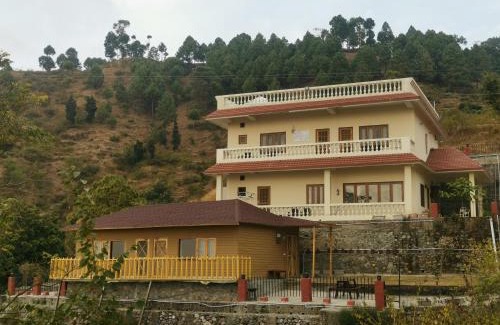 Lansdowne Villa | Villa by Mountain Homes- Lansdowne