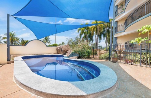 Tatura Villa | Villa by the Beach in Tatura