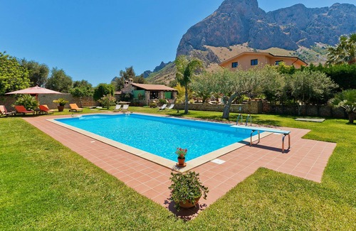 Cinisi Villa | Villa Carta, for large group with private pool and garden