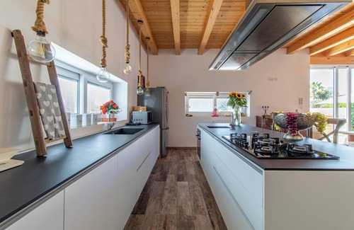 Vittoria Villa | Villa "Casa di Noi" with Garden, Terrace and Air Conditioning