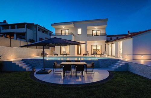 Muntic Villa | Villa Cascada