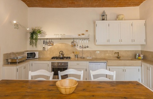 Riparbella Villa | Villa 'Cava Alta' with Sea View, Wi-Fi and Air Conditioning