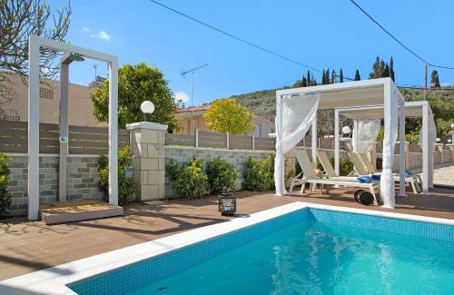 Alikanas Villa | Villa Chrysoula