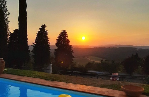 Chiocchio Villa | Villa Claro Chianti "il Girasole" portion of villa with panoramic pool.